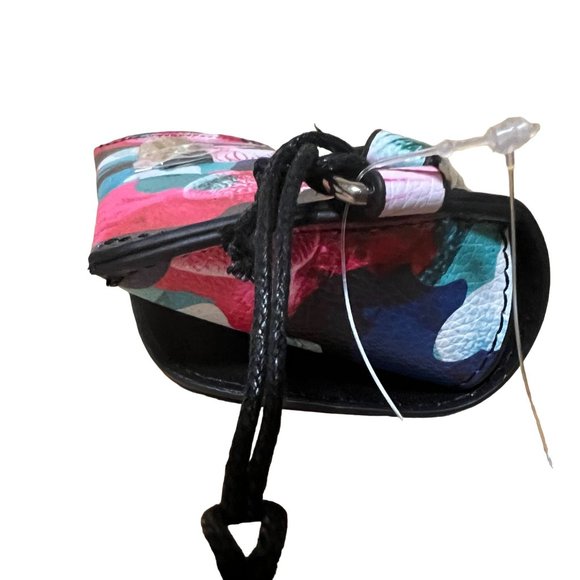 Samantha Brown To-Go Glasses Case Holder Orchid Camo Attach Caliper NWT - Picture 9 of 11